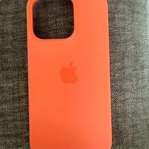Apple iPhone 16 Pro Silicone Case with MagSafe - Tangerine